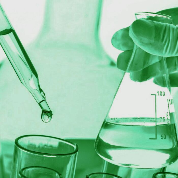 Rozbor vody na zavlažovanie, polievanie záhrady analyzuje obsah parametrov vo vode podľa STN 757143 . Analyzuje sa voda určená na závlahu v poľnohospodárstve. Posudzuje sa kvalita vody z hľadiska jej vplyvu na pôdu, rastliny a zdravie ľudí.
