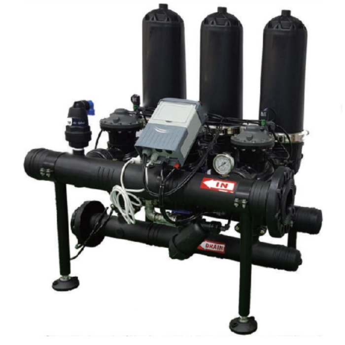 Průmyslový diskový filtr s automatickým proplachováním.